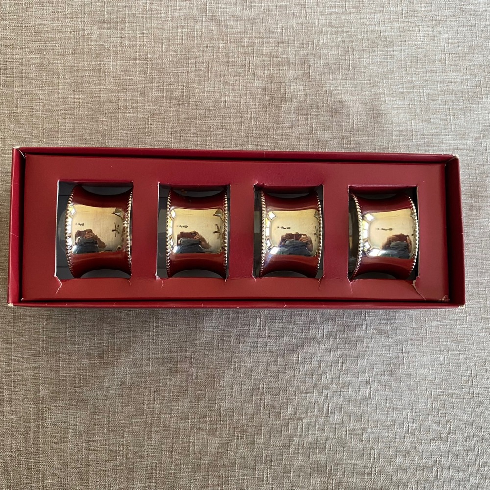Lands End Beaded Edge Silver Plated Napkin Rings Set of 4 Silver